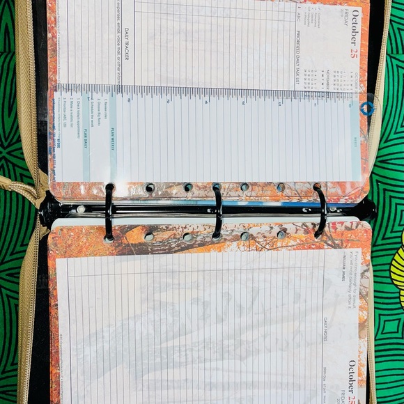 Franklin Covey Tan Camouflage-Print Classic 3-Ring Planner - Picture 6 of 11